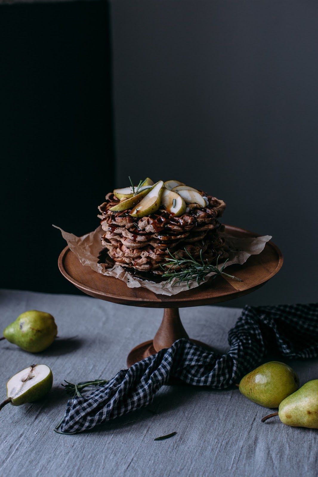 Gluten-free Apple-Cinnamon Waffles with Pears and a Tea infused Rosmary – Coconut Sugar Syrup