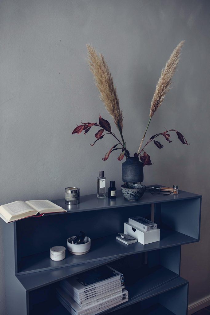 minimalist design bedroom styling