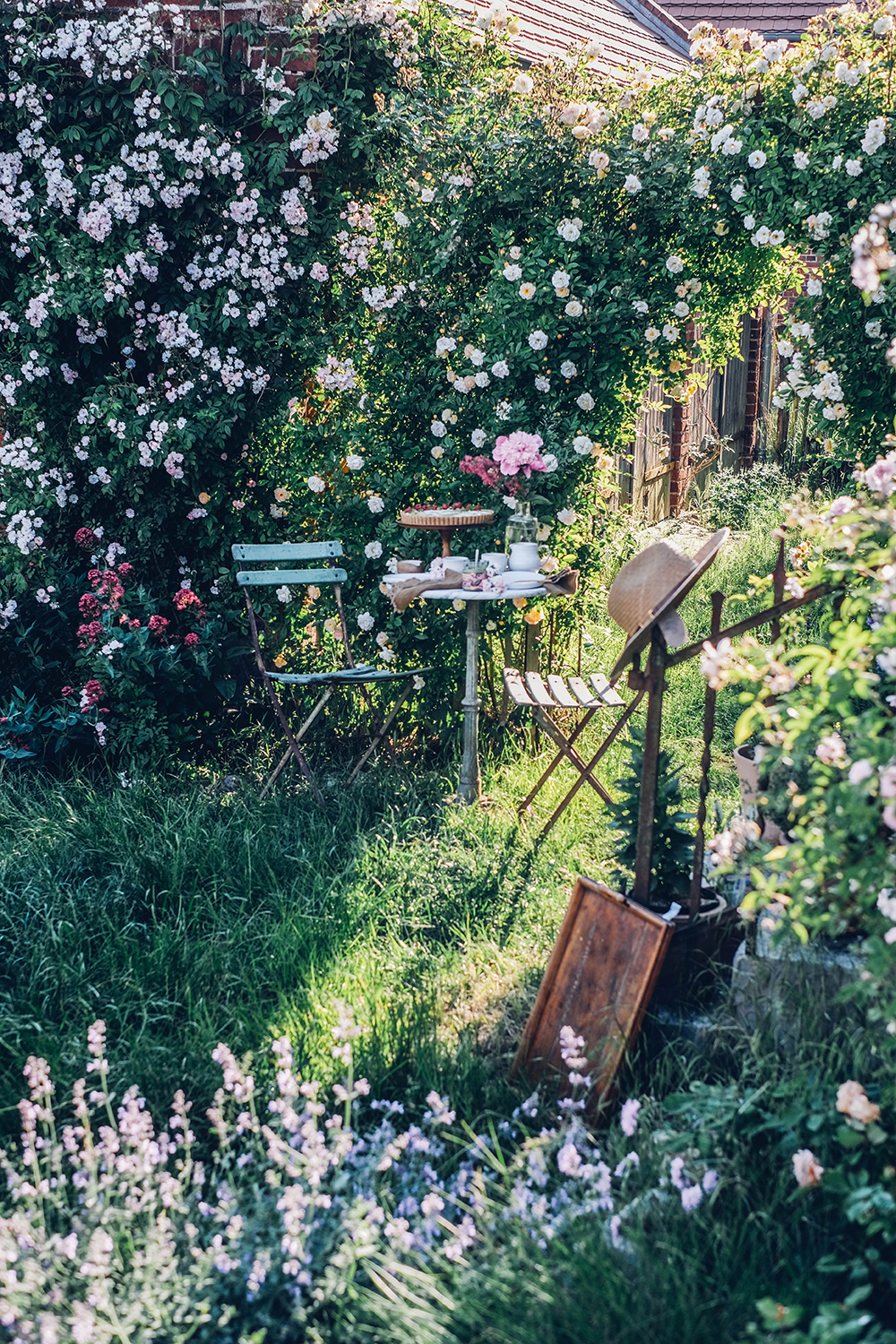 garden inspo vintage table 