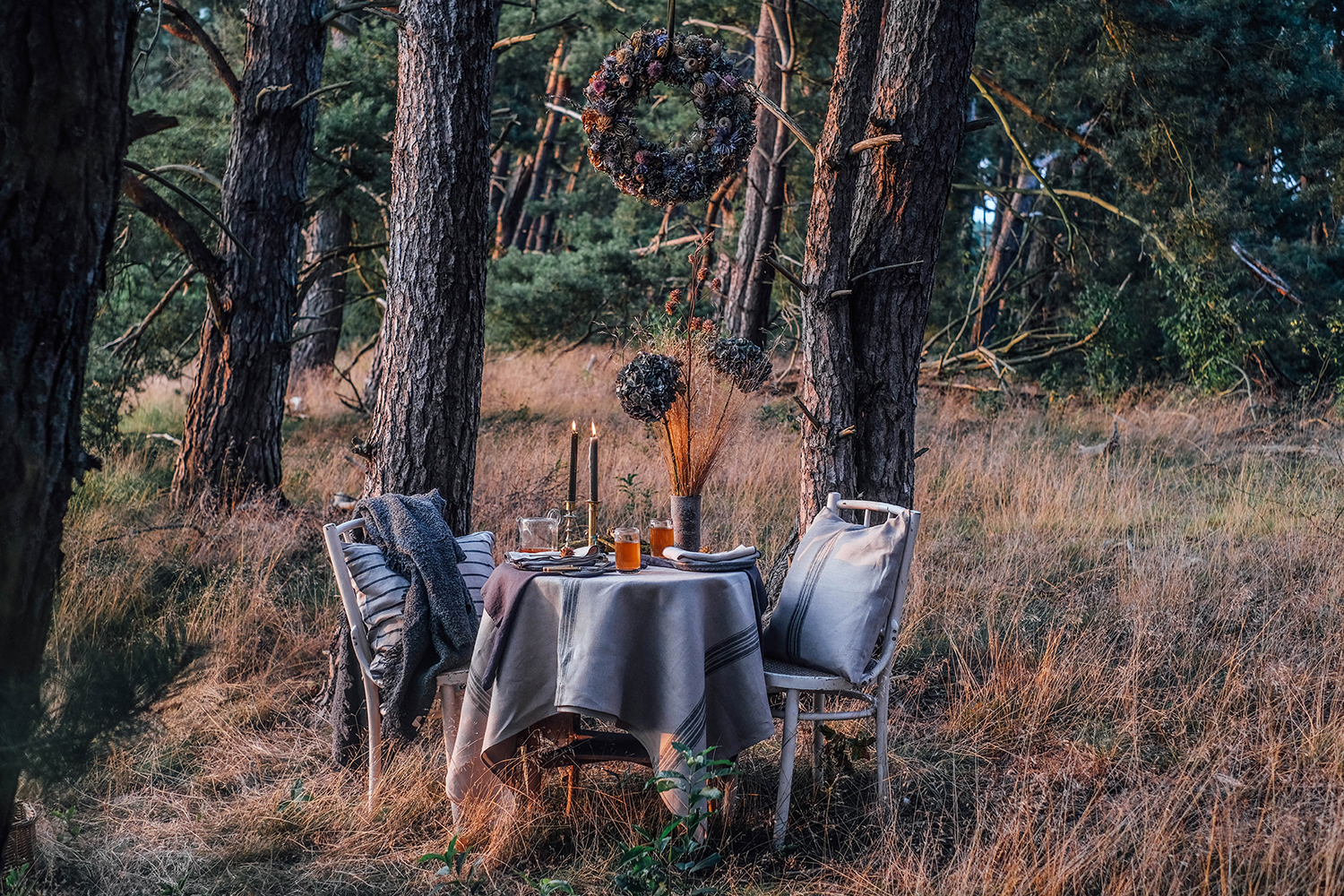 gathering woods vintage chair linen table cloth