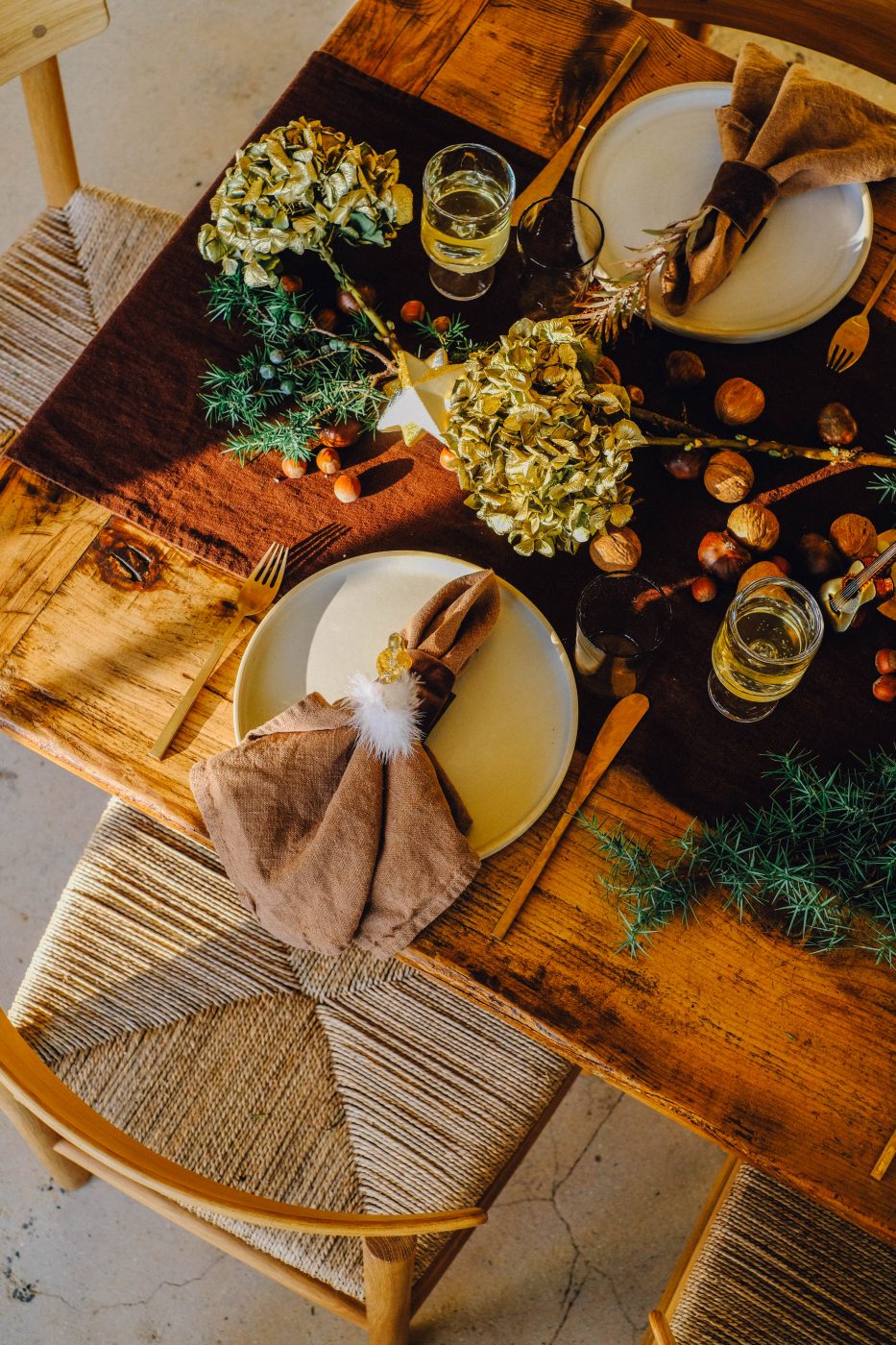 christmas tree star decoration ideas gold silver table setting