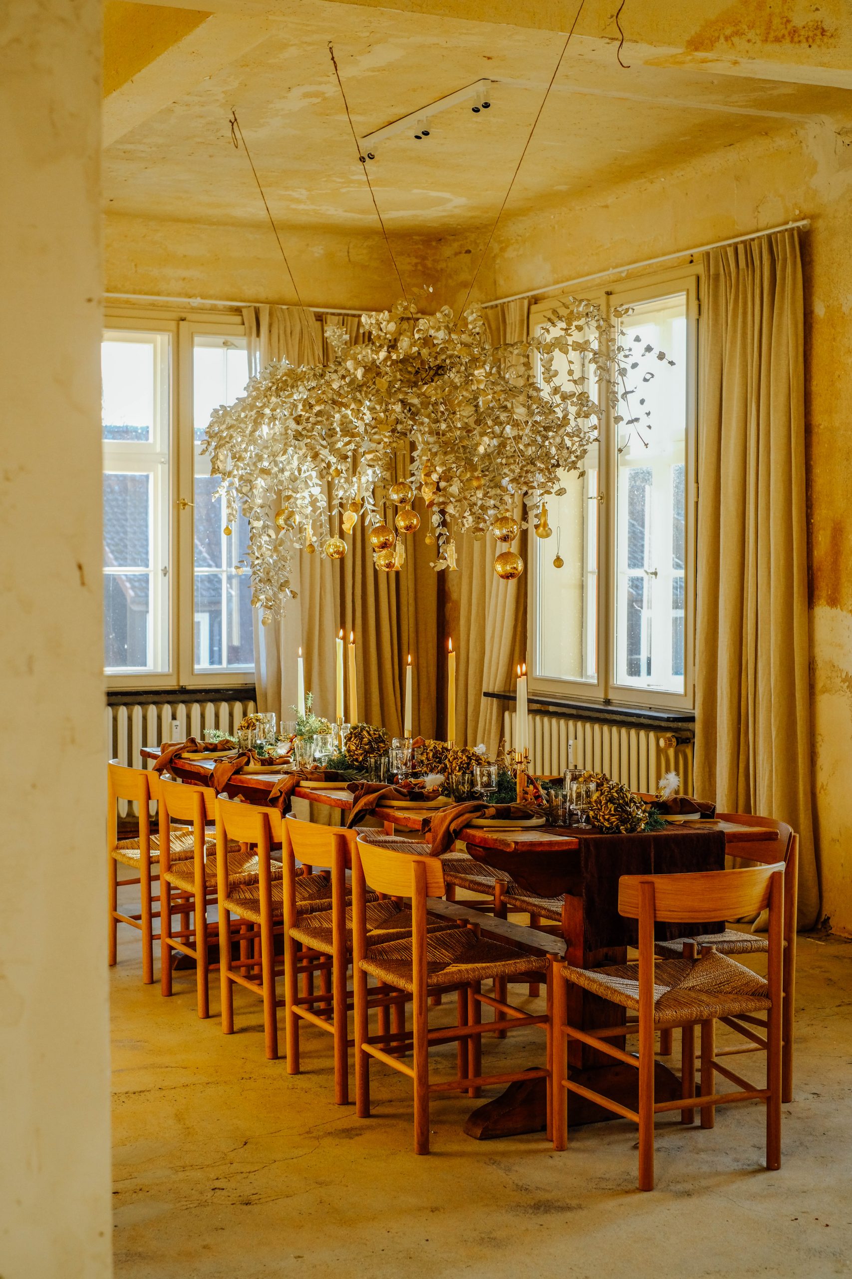 A Golden Christmas Table – Our Decoration Ideas for the holidays 2025